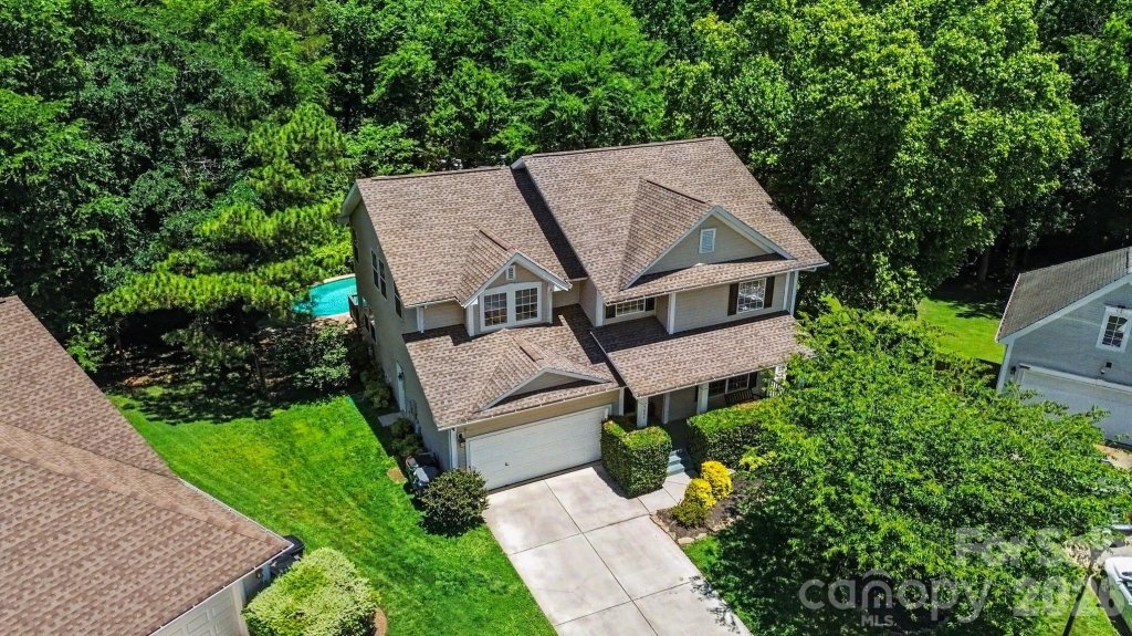 5604 Edgeweir Court
