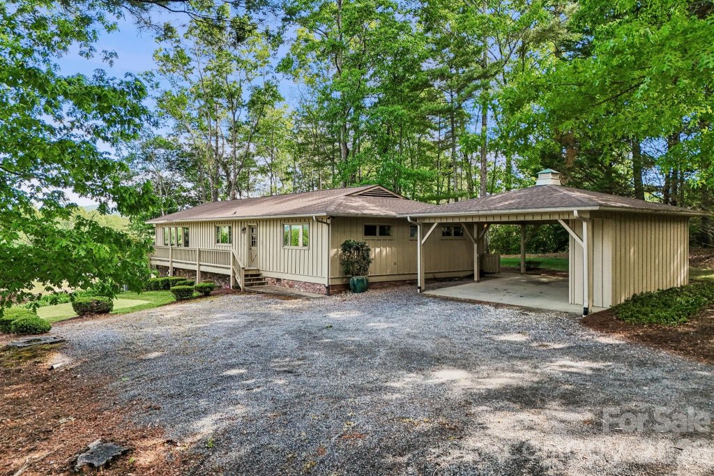 3 Greenbriar Woods Circle