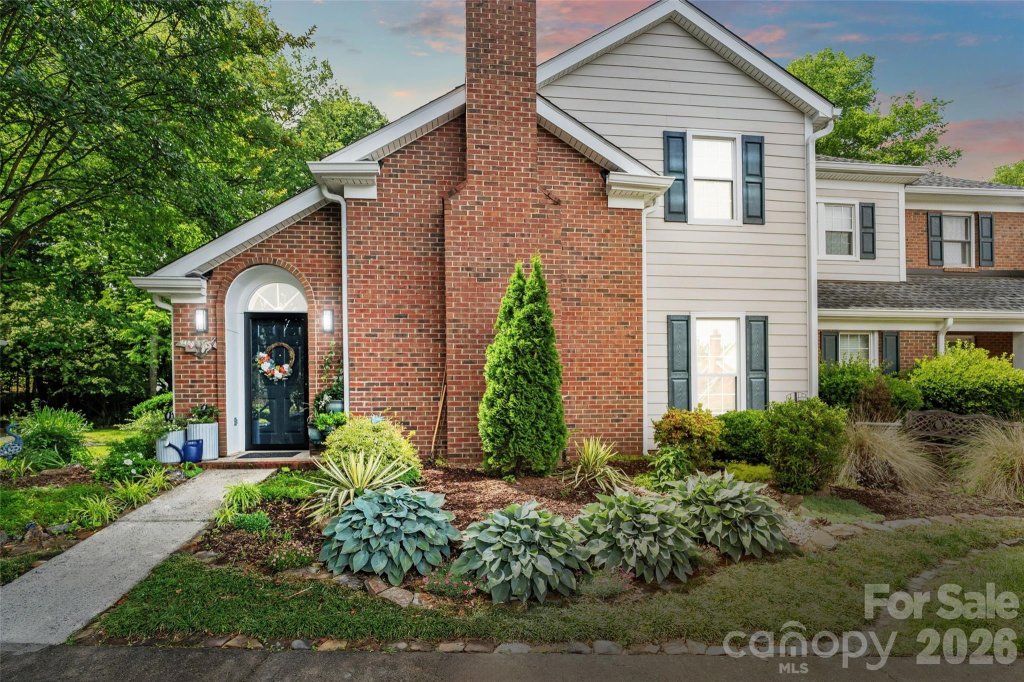 9486 Kings Falls Drive