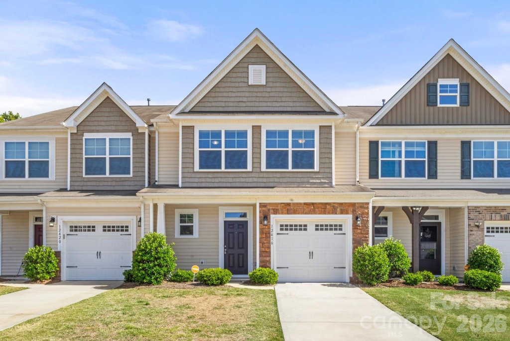 Savannah Townhomes, Charlotte community