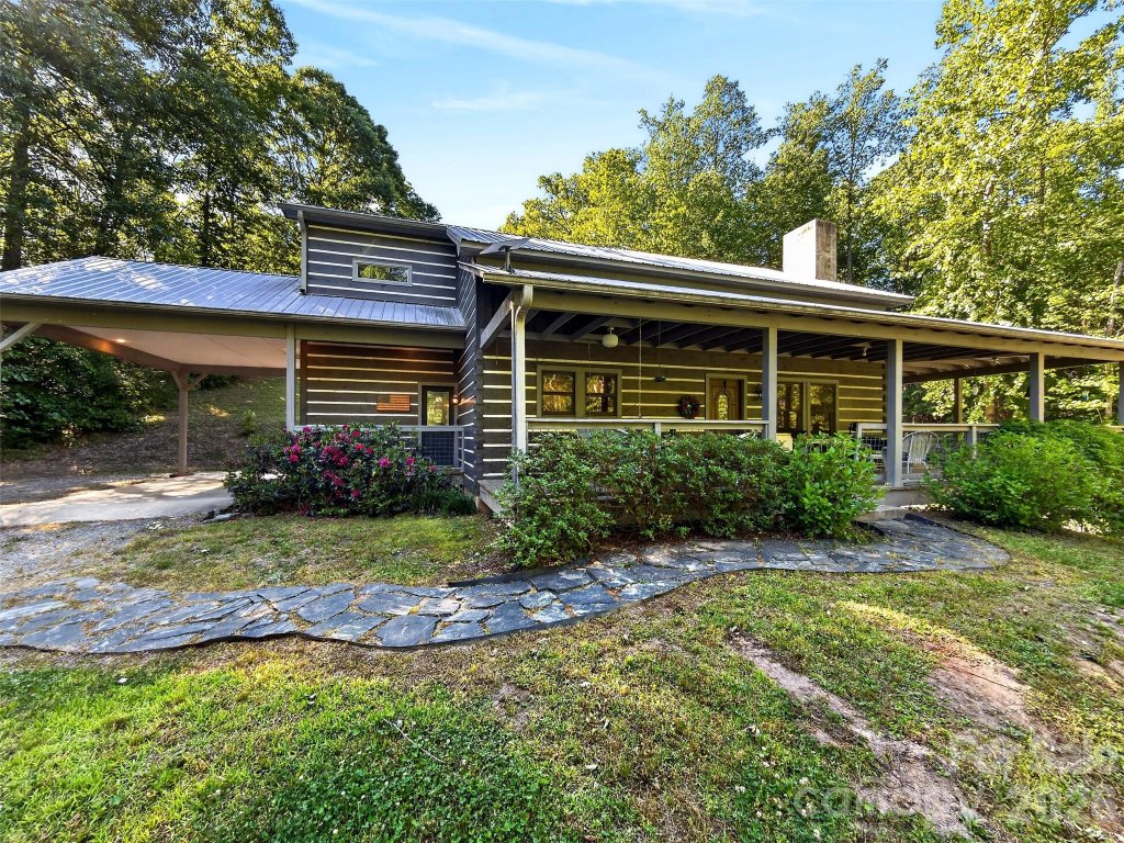 584 Clear Spring Trail