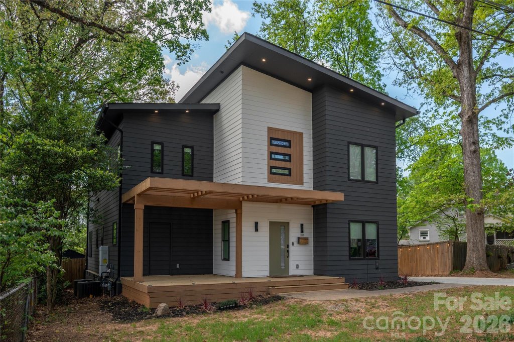 1608 Chippendale Road