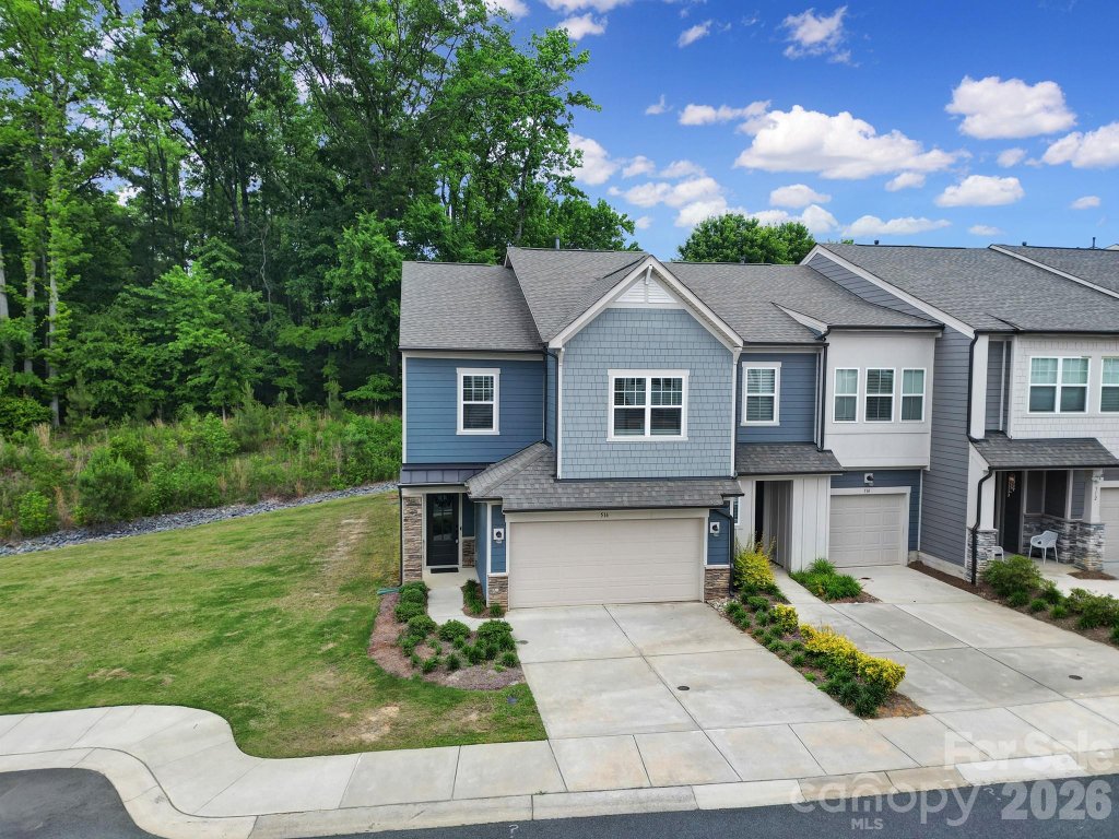 Ashburn, Fort Mill community