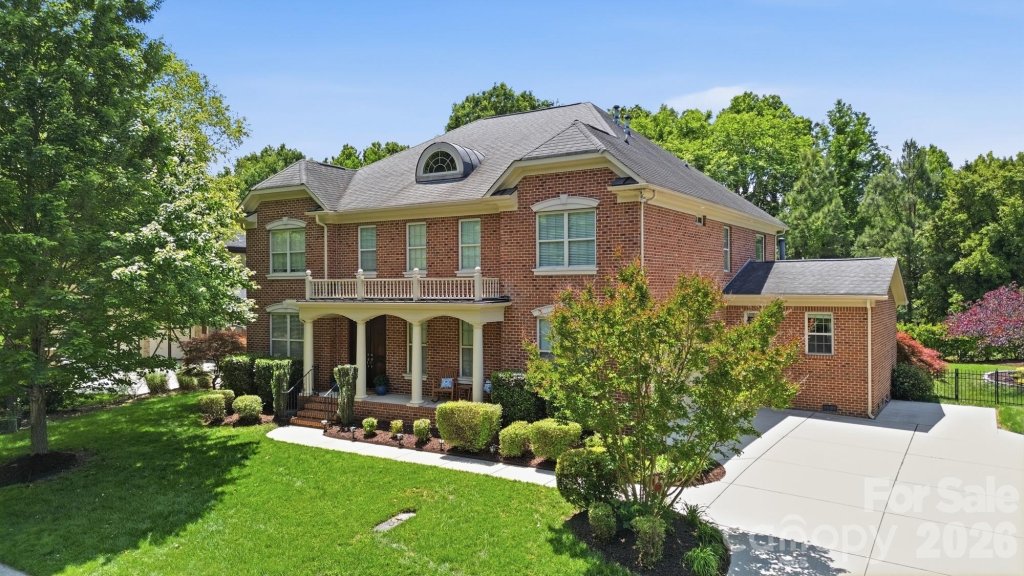Brookhaven, Matthews community