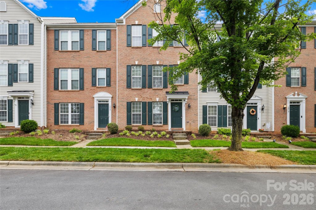 15711 King Louis Court