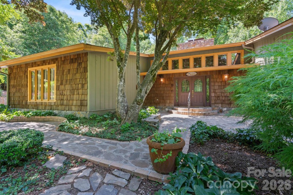 Shuford, Hickory community