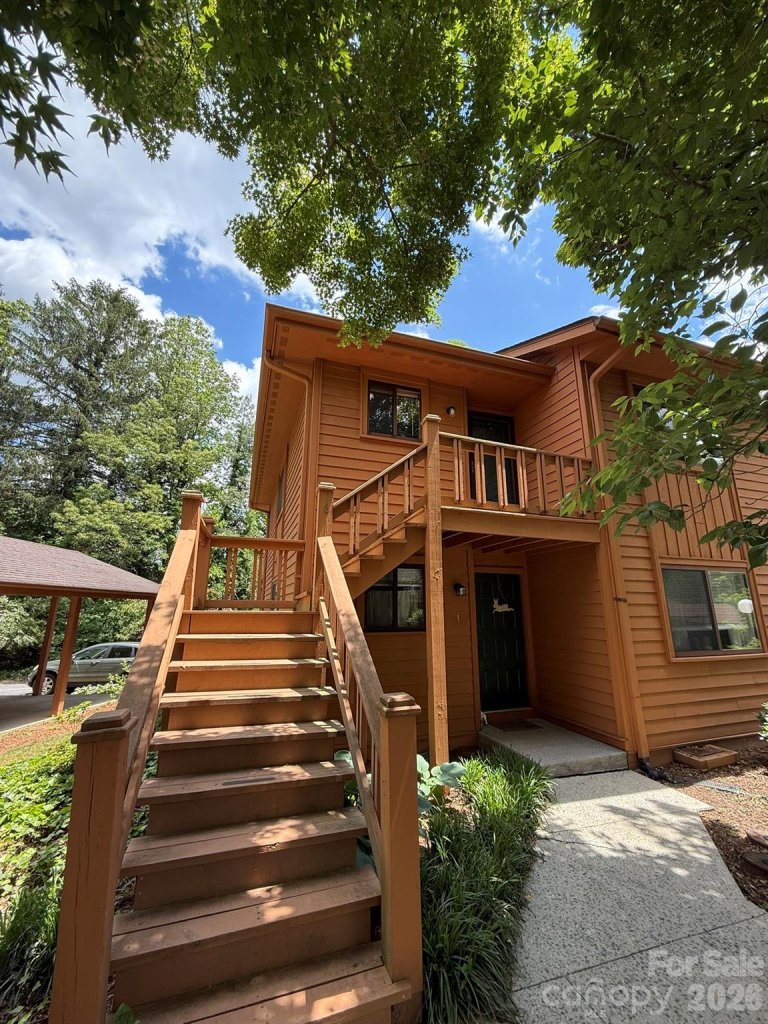 581 Courtwood Lane