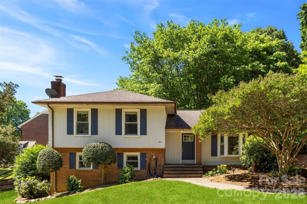 2411 Roundabout Lane