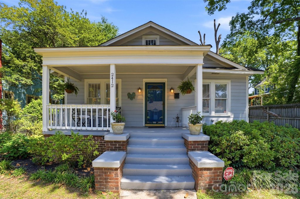2412 Lola Avenue