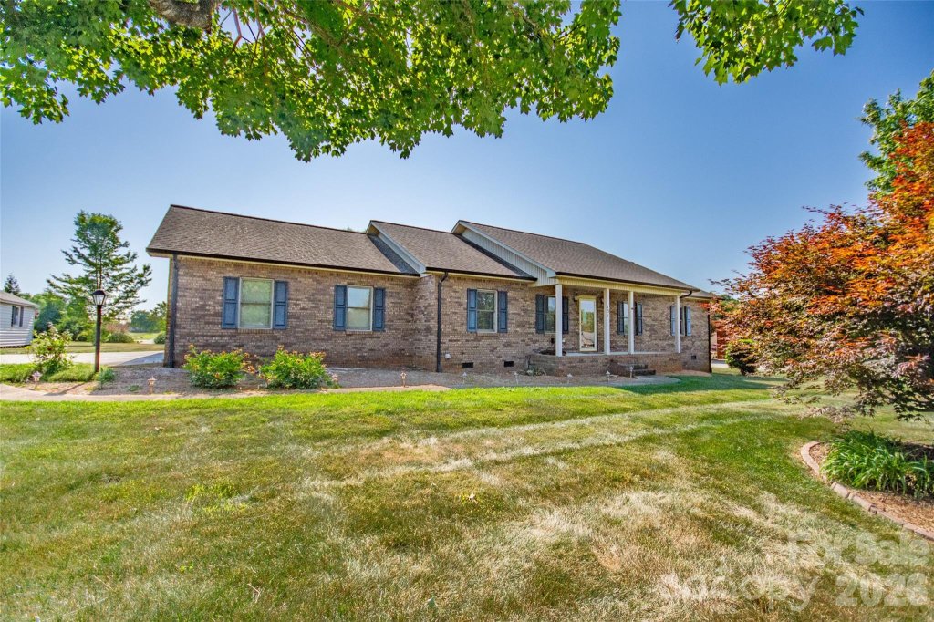 151 Meadow Oaks Drive