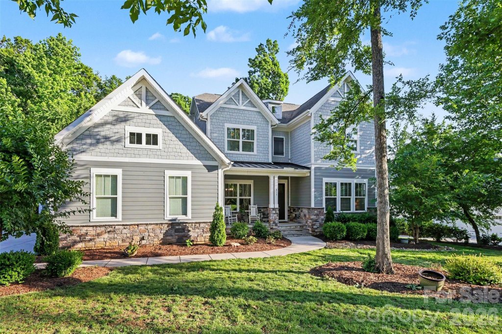 McLean - South Shore, Belmont community