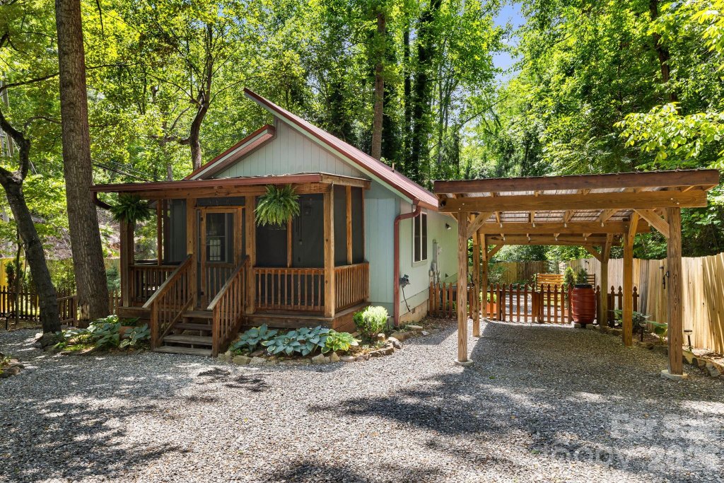 477 Governors View Road