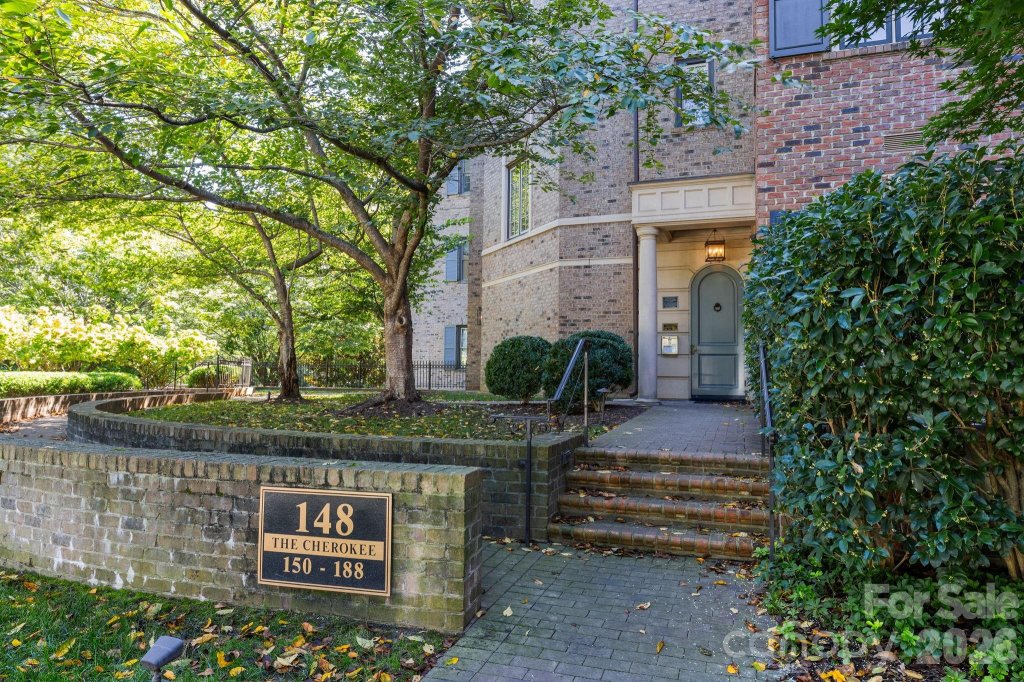 168 Cherokee Road