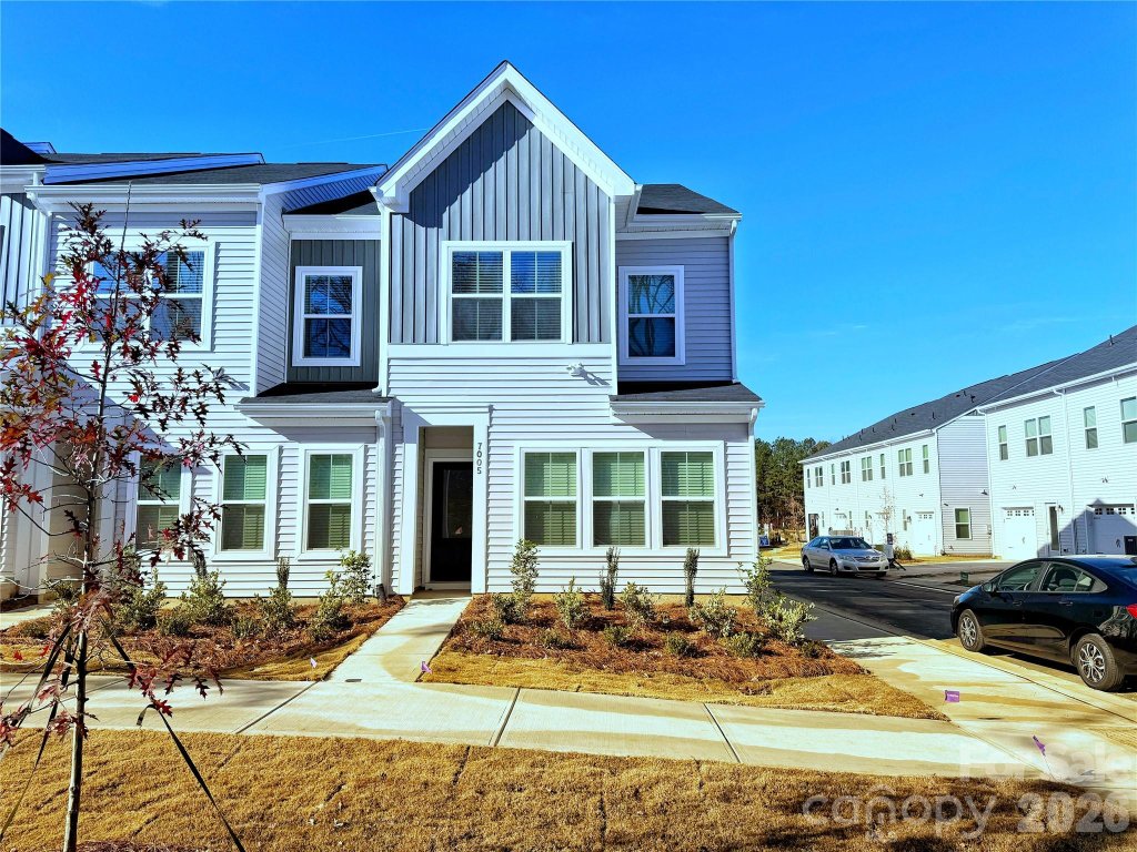 7005 Alpharetta Street