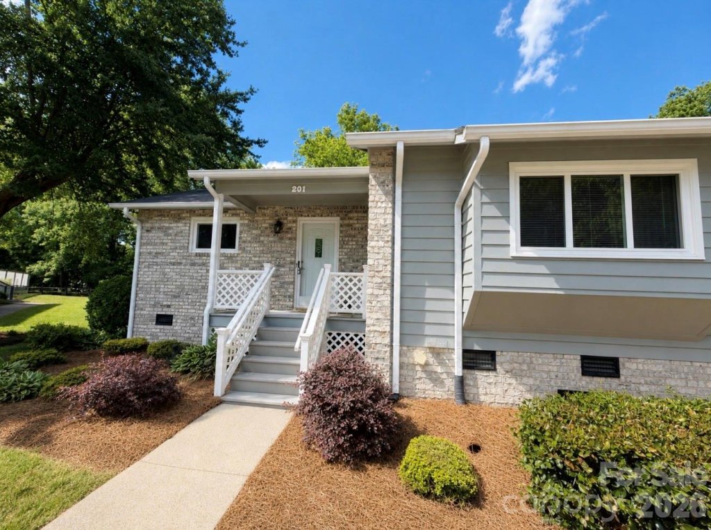 201 Wellington Hills Circle