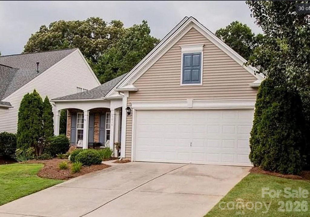 Ashton Grove, Charlotte community