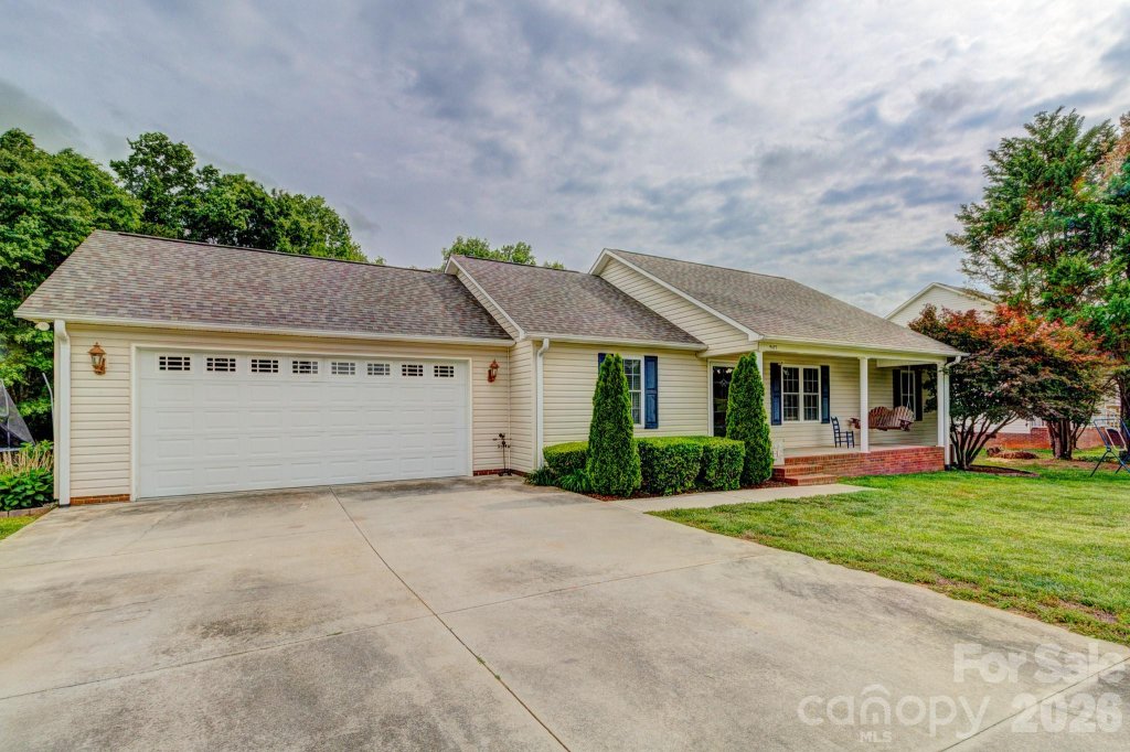 Shoal Road Estates, Crouse community