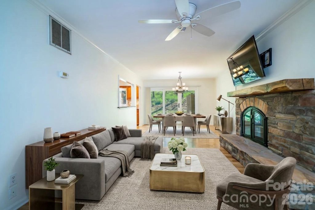 Pebble Creek, Asheville community