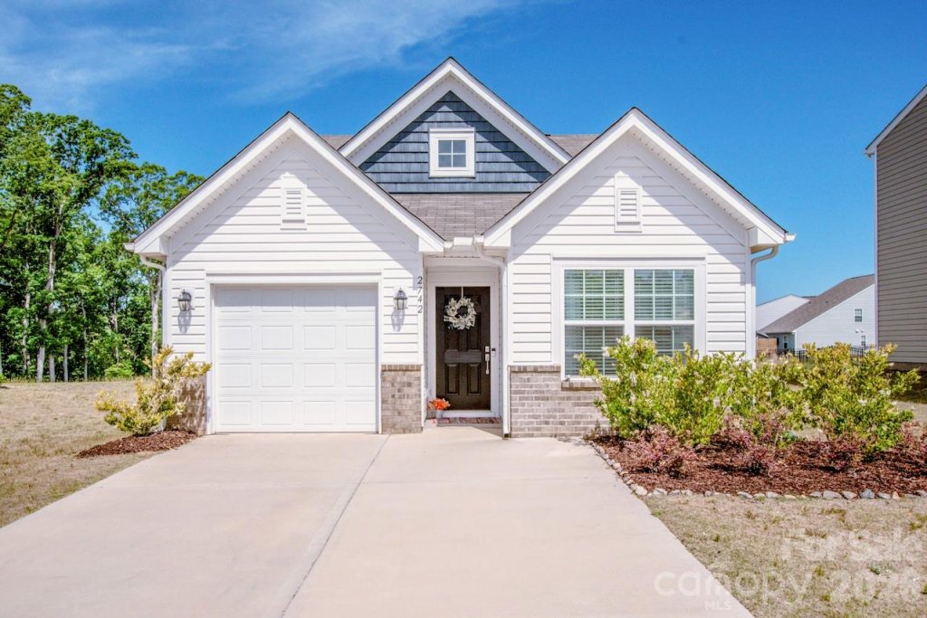 2742 Legacy Ridge Lane
