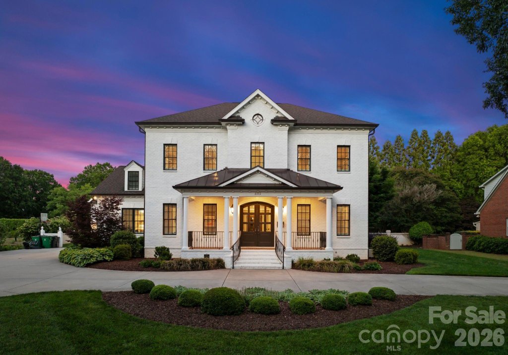 Deering Oaks, Charlotte community