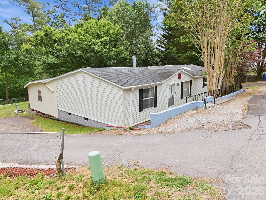 405 Gray Court
