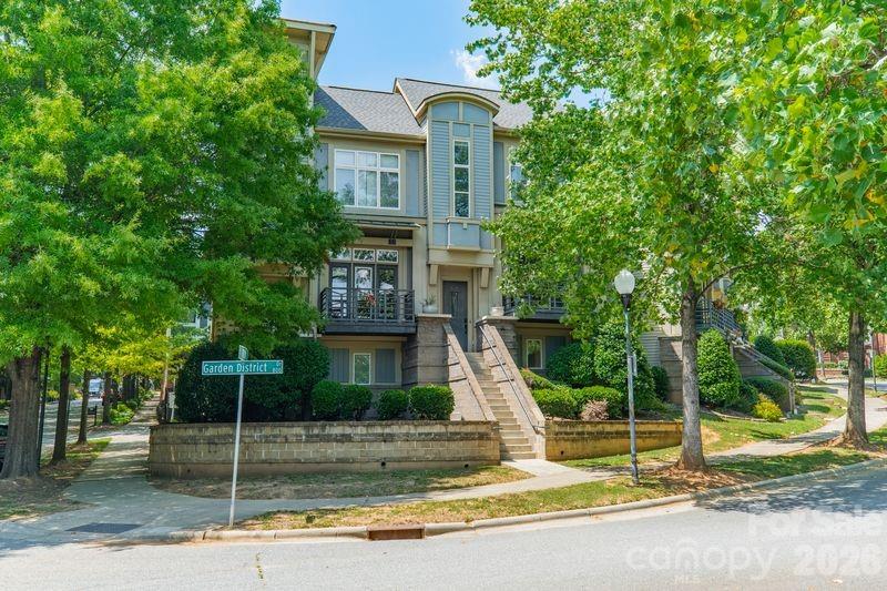 Skyline Terrace, Charlotte community