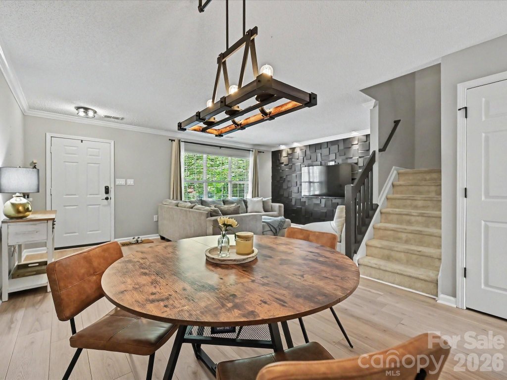 Maplecrest, Charlotte community