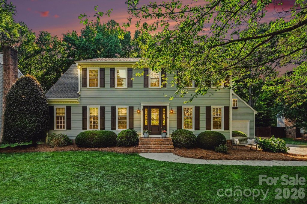 South Hall, Charlotte community