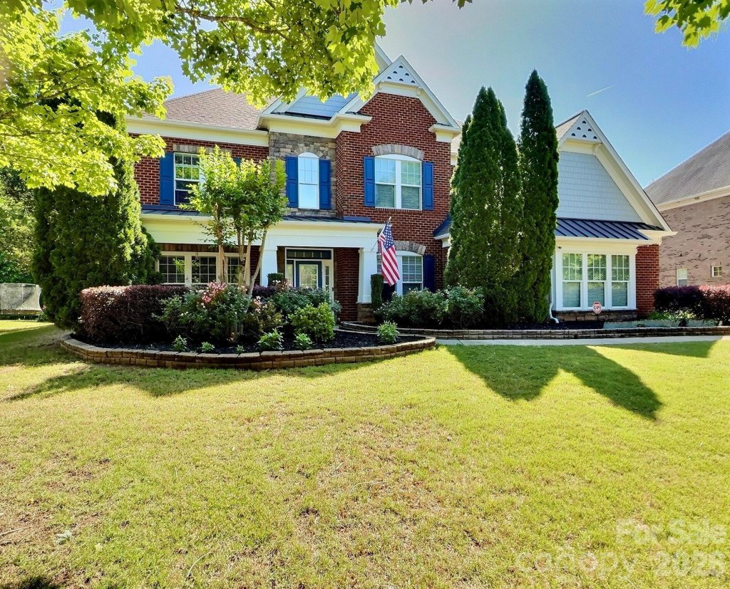 The Chimneys Of Marvin, Waxhaw community