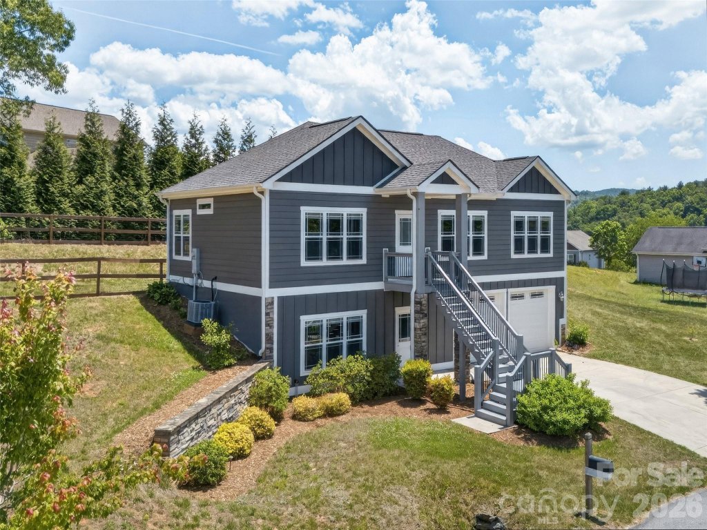 Waters Edge, Etowah community