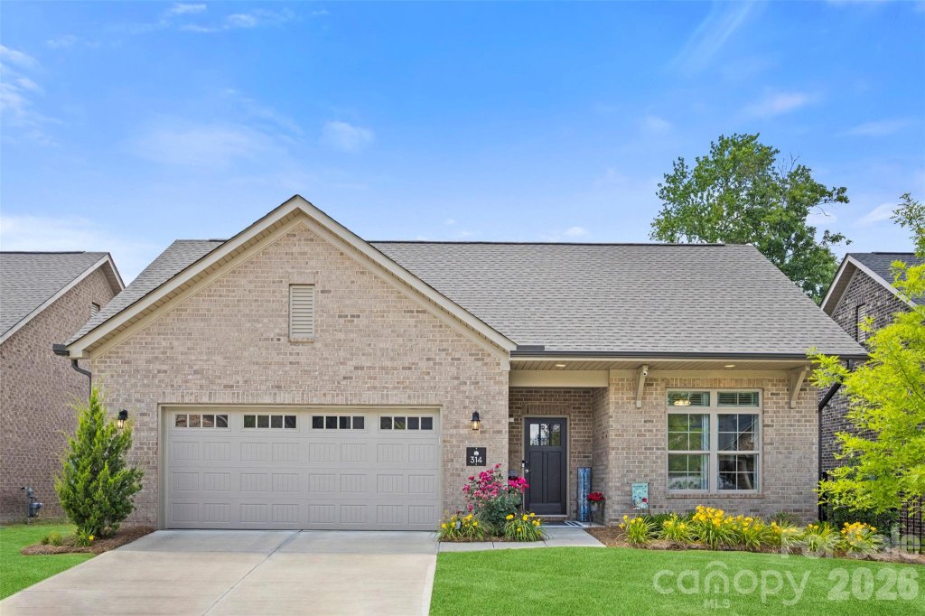 Courtyards On New Hope, Gastonia community