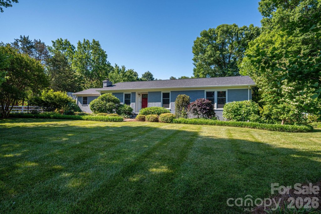 305 Heather Lane