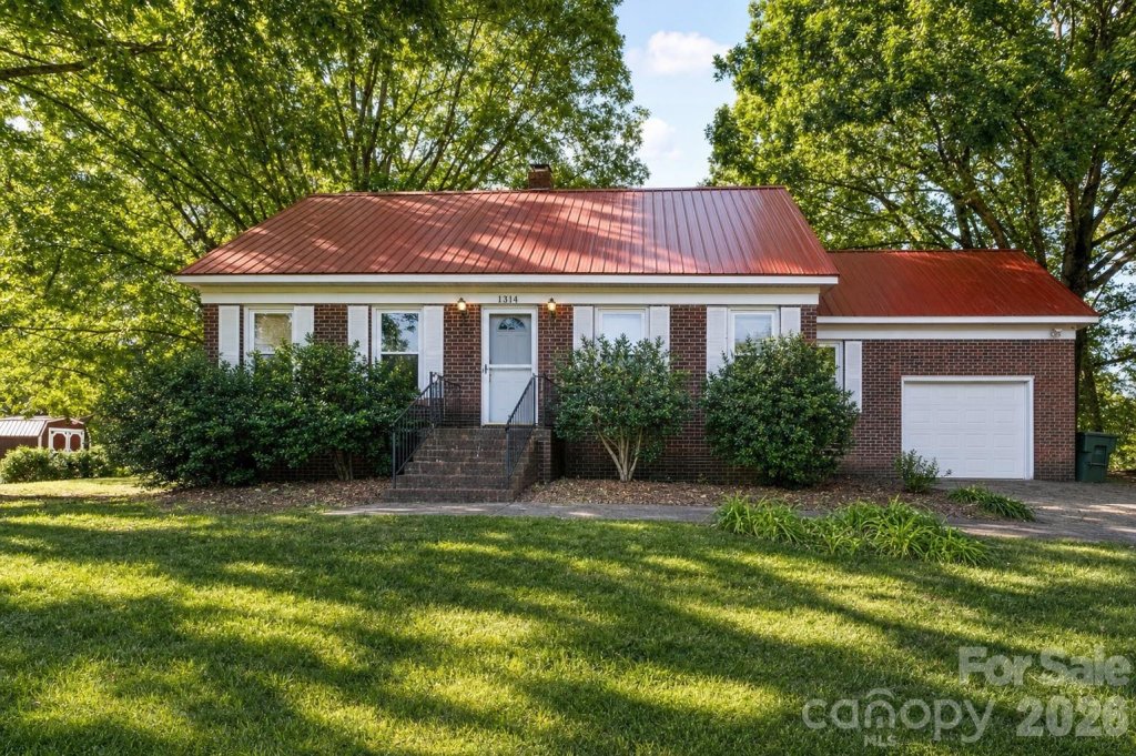 Laurel Woods, Gastonia community