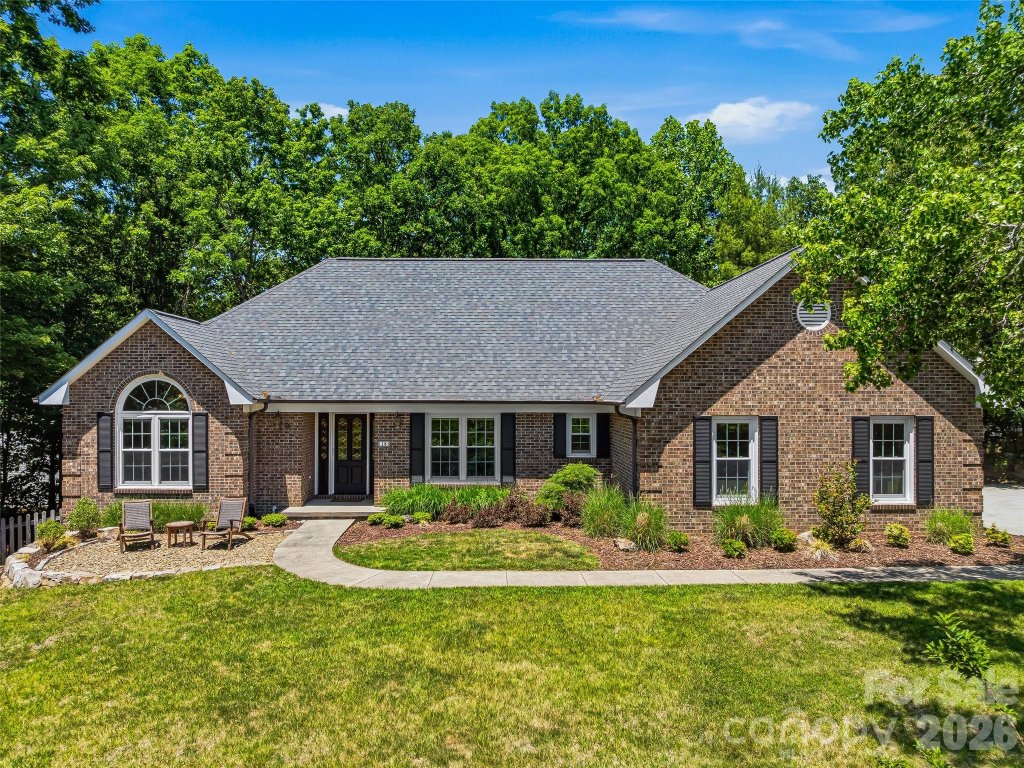 18 High Bluff Drive