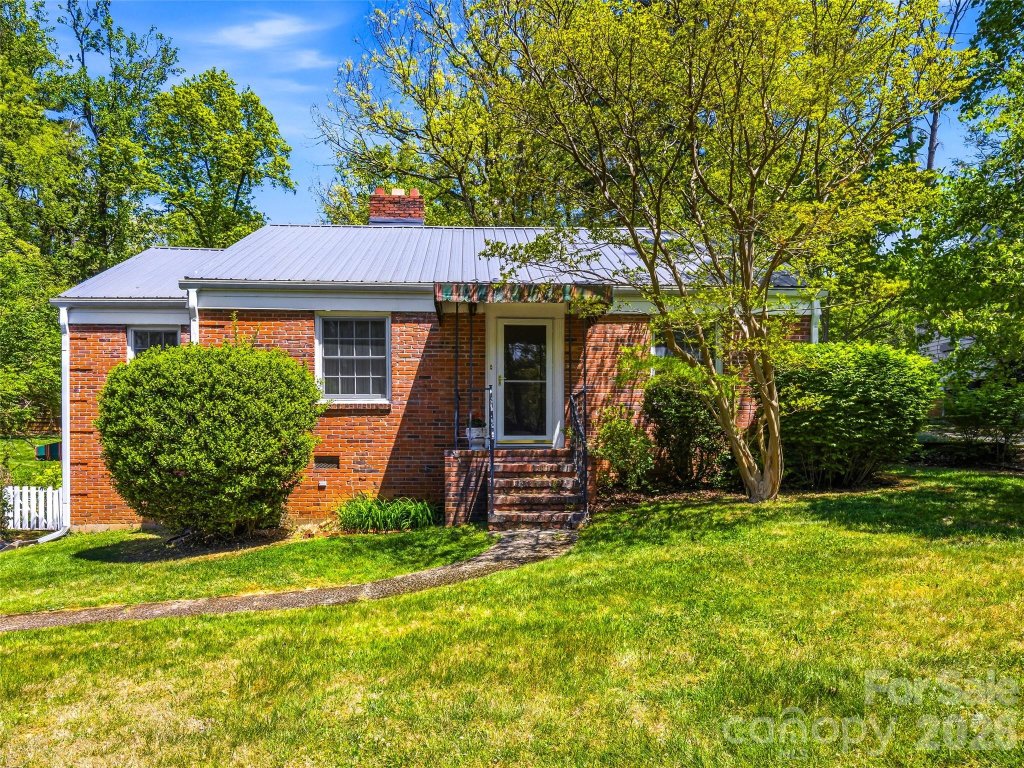 Beverly Hills, Asheville community