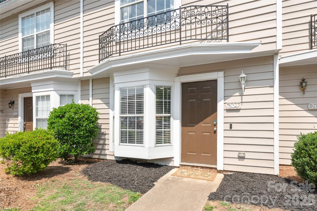 Manor Lake, Fort Mill community