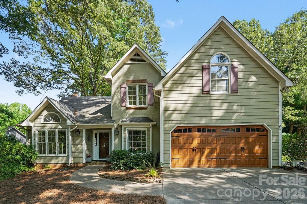 3032 Oakcroft Drive