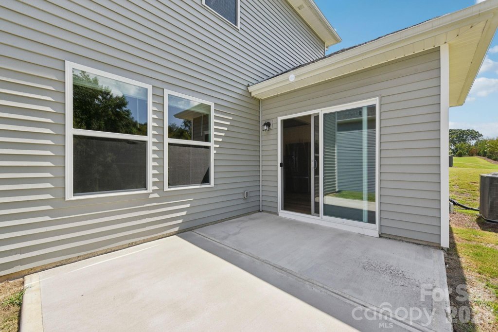 434 Luna Lane