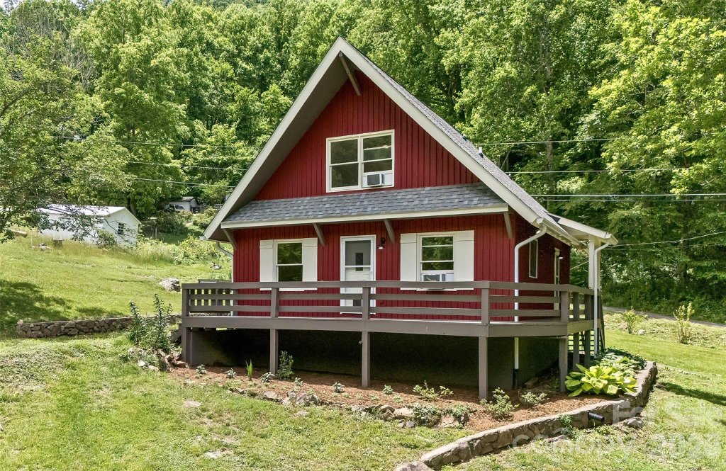 Hemlock Springs, Canton community