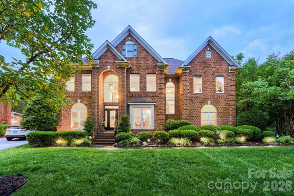 6605 Saunton Court