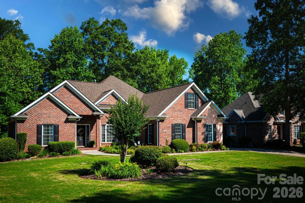 4015 Foxes Trail