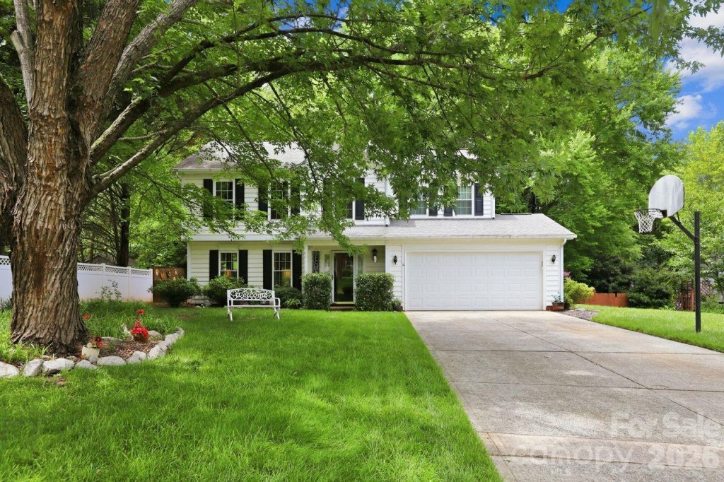 Oakcroft, Matthews community