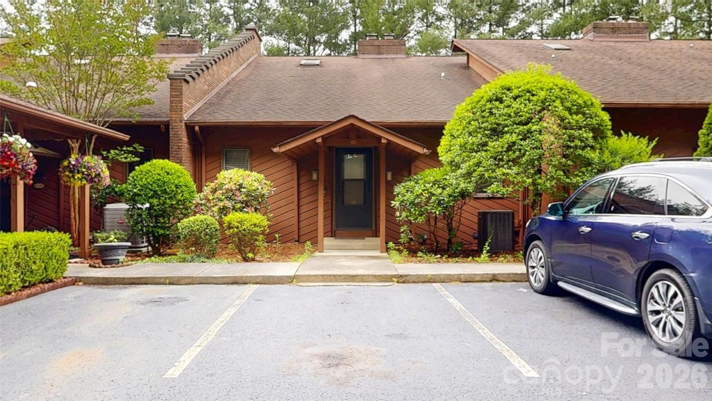 Woodfield Condos, Asheville community
