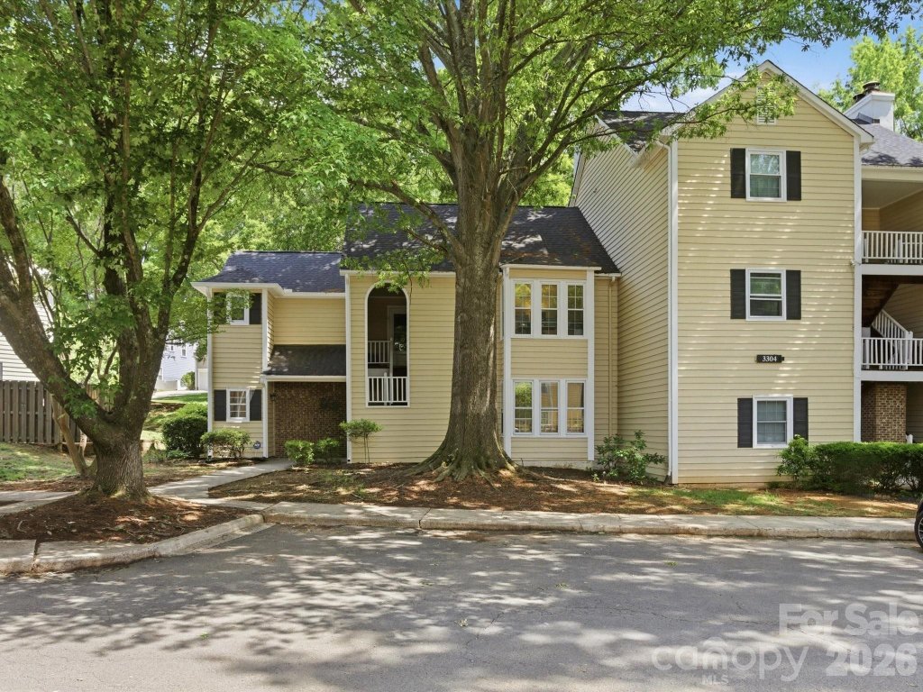 Hunters Run, Charlotte community