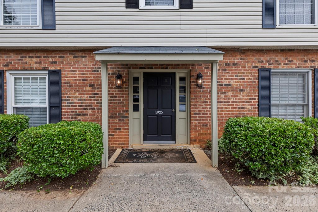5925 Quail Hollow Road