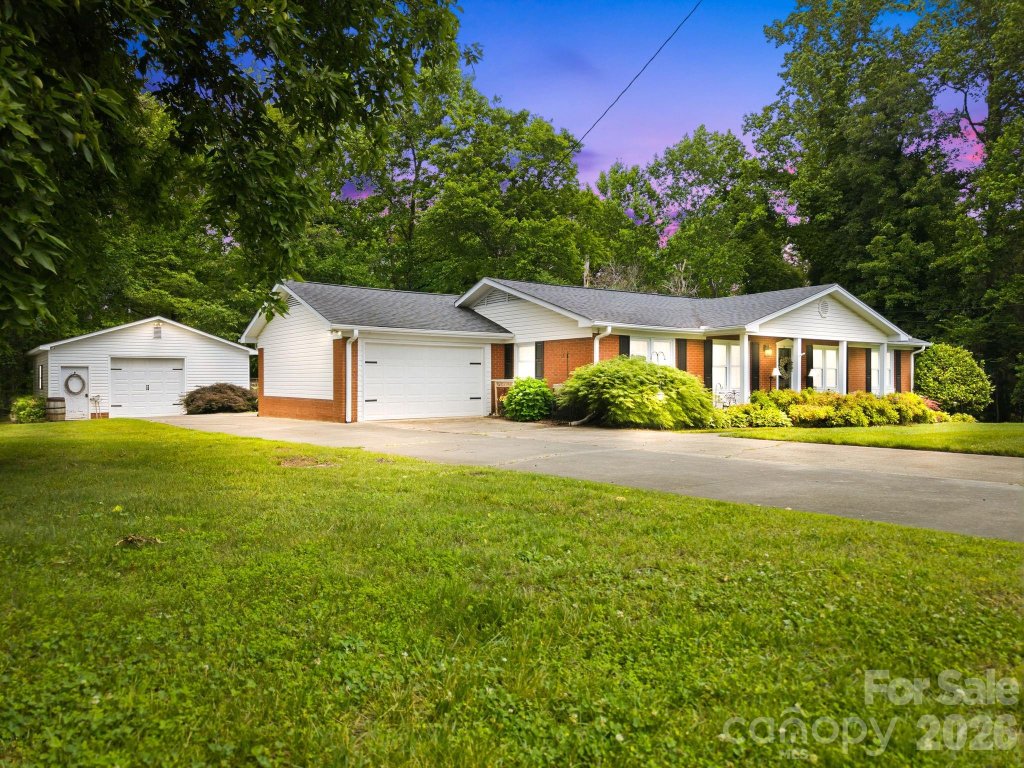 805 Pine Hill Drive