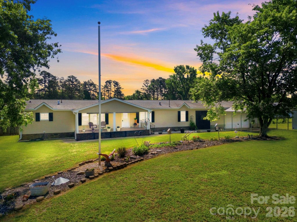 165 Grand Oaks Drive