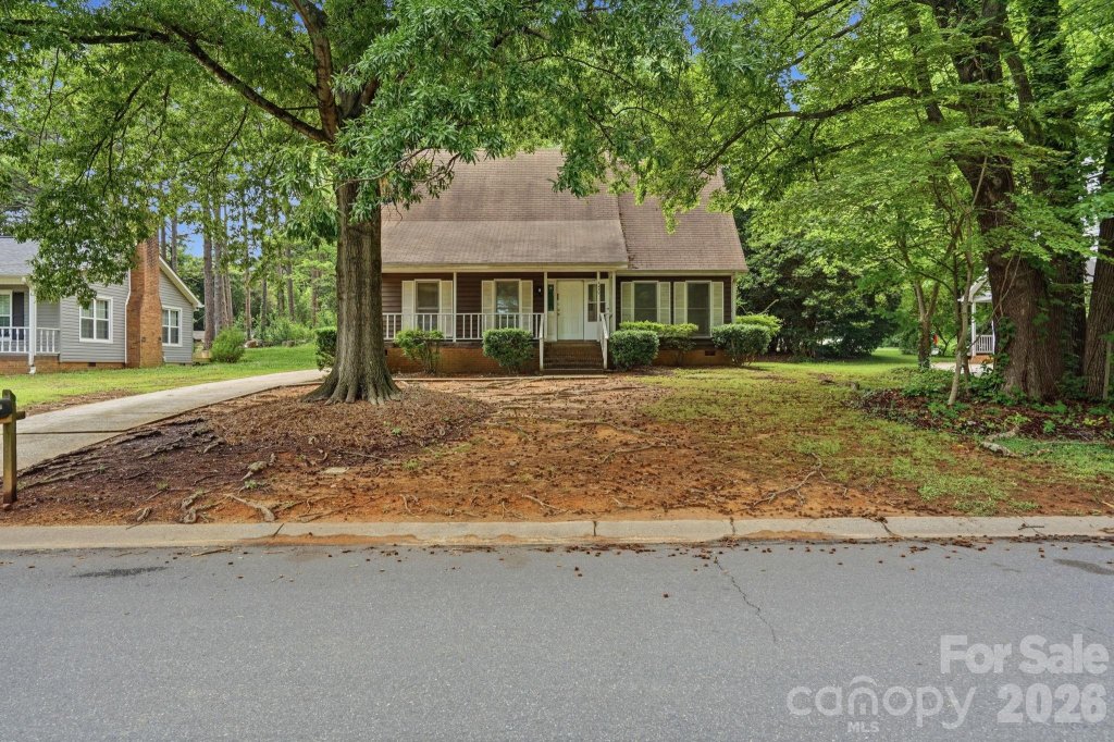 Fairfield, Charlotte community