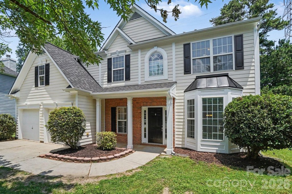 Fox Glen, Charlotte community