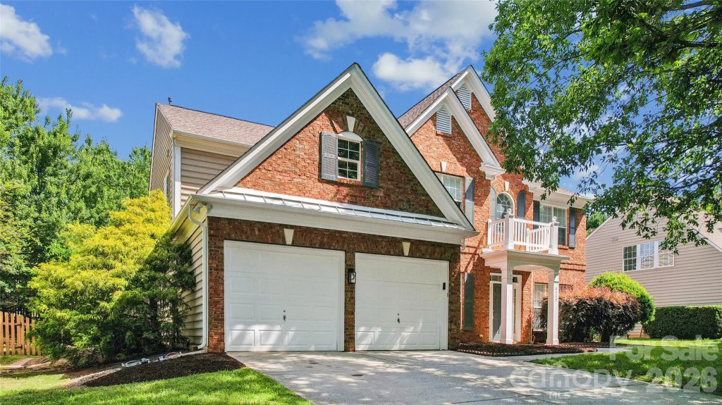 Weston Glen, Charlotte community